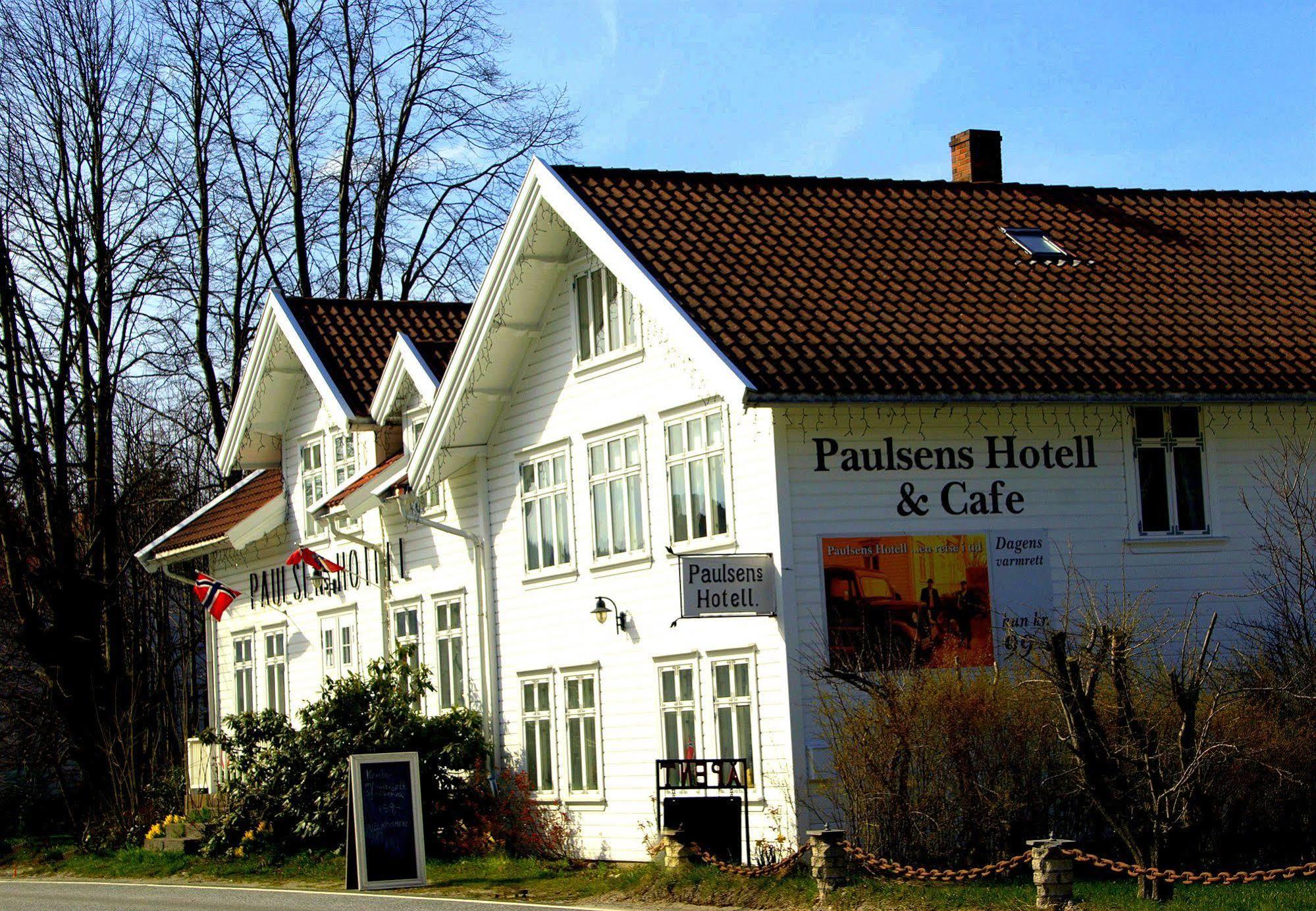 Paulsens Hotel Lyngdal Exteriör bild